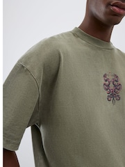 River Island Green Oversized Japanese Double Snake T-Shirt - Image 4 of 4