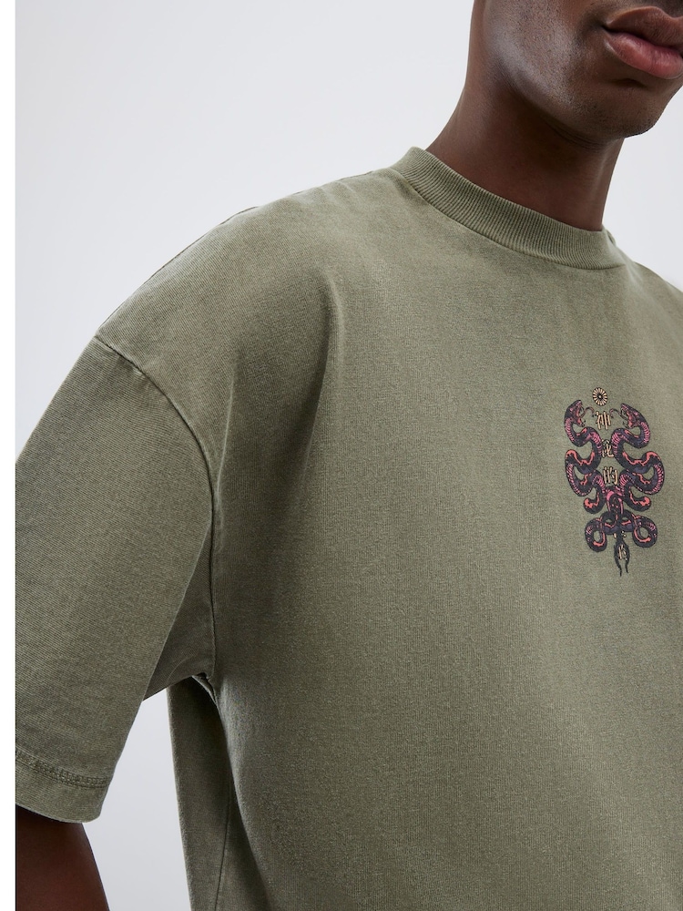 River Island Green Oversized Japanese Double Snake T-Shirt - Image 4 of 4