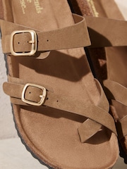 Taupe Wildlederimitat - Friends Like These Multi Strap Buckle Detail lässige Fußbett-Sandalen - Bild 2 von 5
