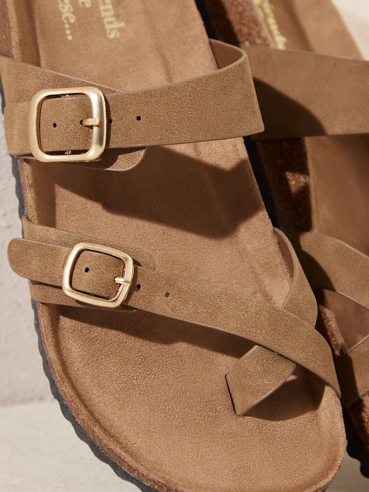 Taupe Wildlederimitat - Friends Like These Multi Strap Buckle Detail lässige Fußbett-Sandalen - Bild 2 von 5