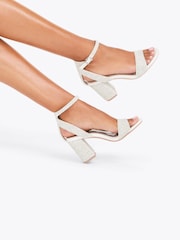 Branco - Carvela Kianni Wide Fit Sandals - Imagem 1 de 5