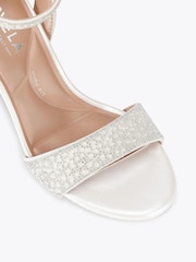 Branco - Carvela Kianni Wide Fit Sandals - Imagem 4 de 5