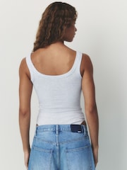 グレー - self.ノースリーブリブ編みスクープネックボディスーツ - 画像 2 / 8