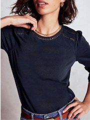 Boden Flo Trim Detail Top - Imagem 2 de 4