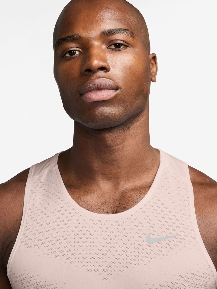 Nike Red Stride Dri-FIT ADV Running Vest - Image 3 of 3 Nike Red Stride Dri-FIT ADV Running Vest - Image 3 of 3