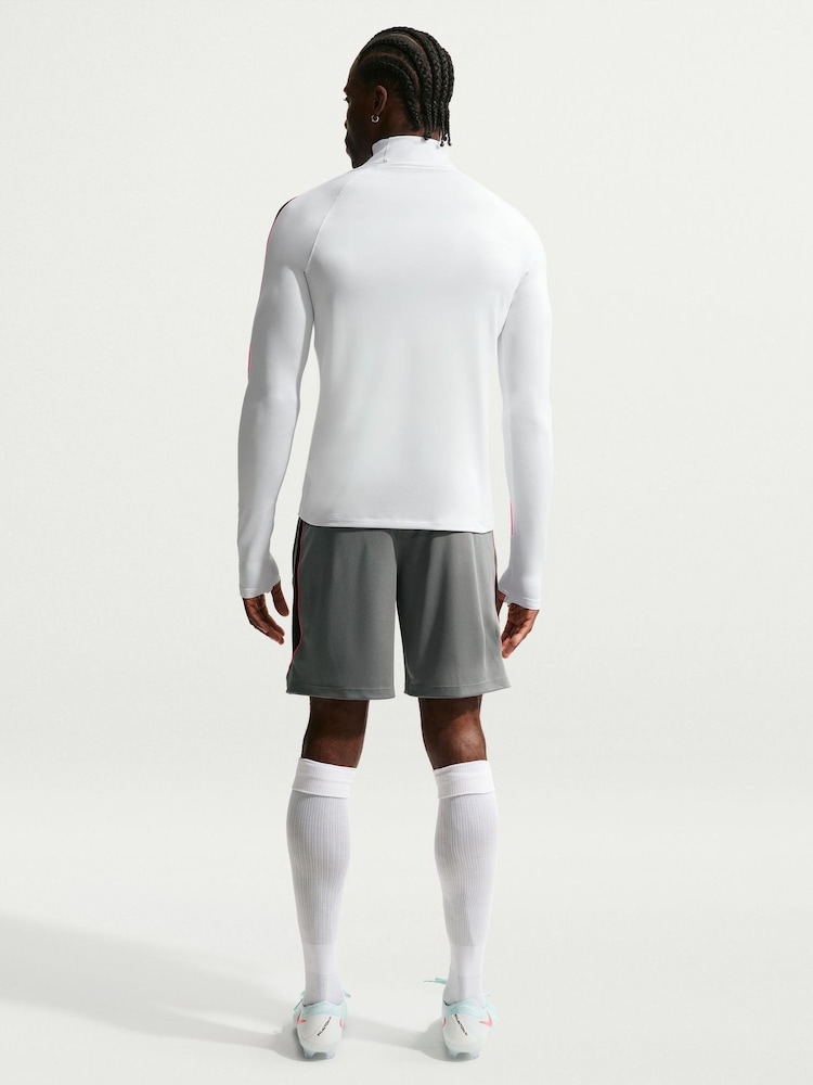Bela - Športna majica Nike Strike Dri-FIT Training Drill - Slika 2 iz 5 Bela - Športna majica Nike Strike Dri-FIT Training Drill - Slika 2 iz 5