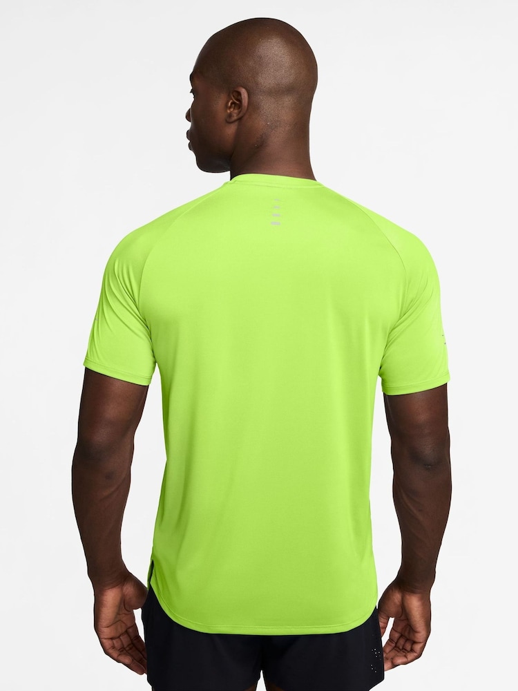 Nike Volt Ice Yellow Dri-FIT Stride Running T-Shirt - Image 2 of 4