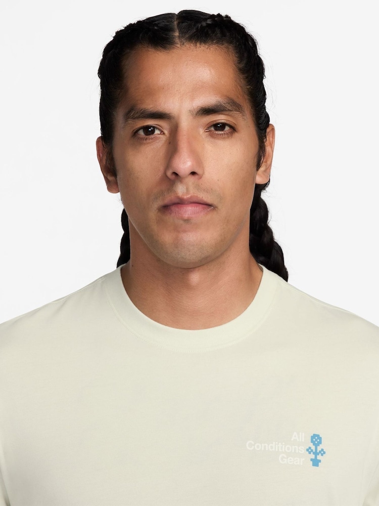 Nike Sea Grass ACG Dri-FIT T-Shirt - Image 3 of 3