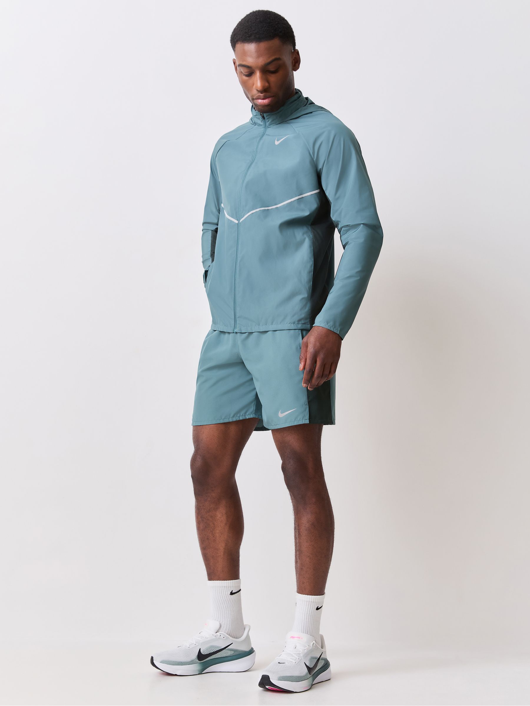 Next：日本 ミネラルスレート - Nike Miler UVカット加工ランニング