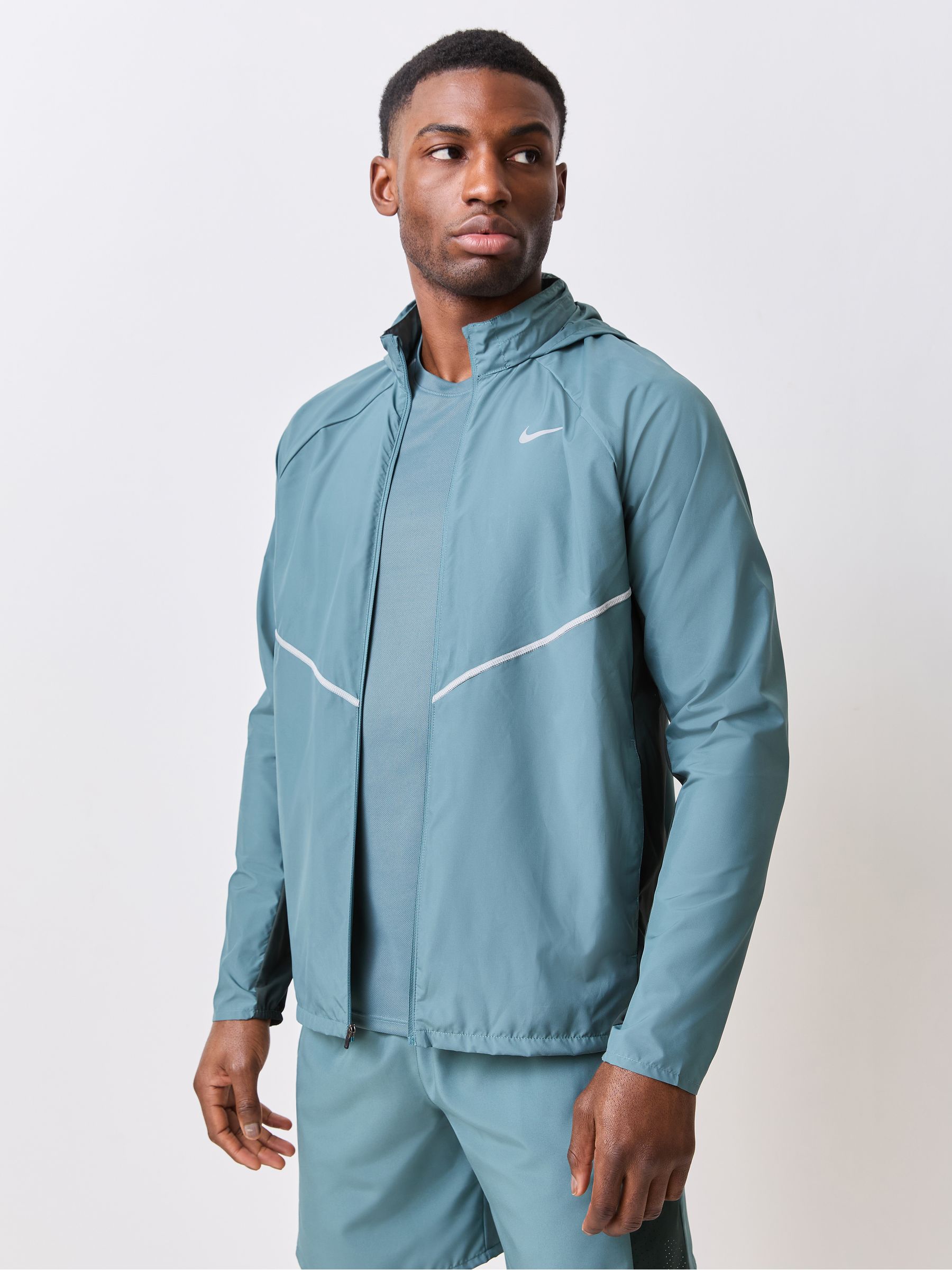 Next：日本 ミネラルスレート - Nike Miler UVカット加工ランニング