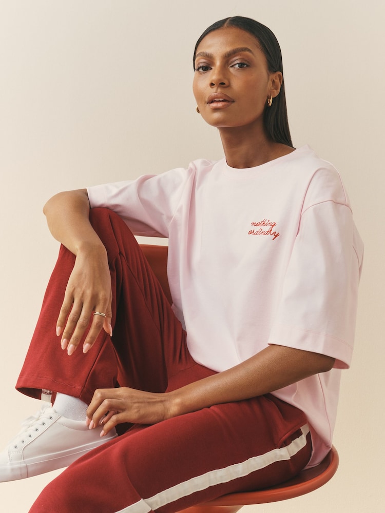 Rozā - Nothing Ordinary Oversized Logo Pure Cotton T-Shirt - Attēls 1 no 4