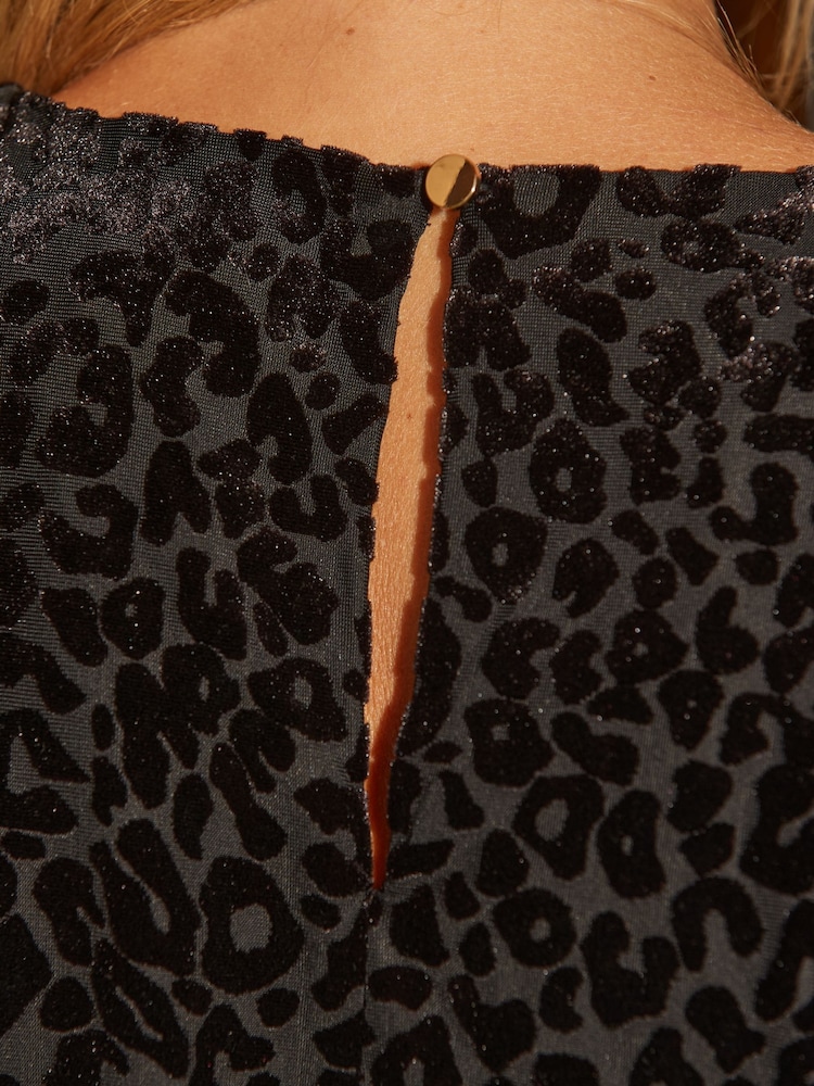 Sosandar Black Devoré Velvet Keyhole Detail Top - Image 5 of 5