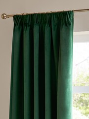 Furn The Ultimate Velvet 100% Blackout Pencil Pleat Curtains - صورة 5 من 7