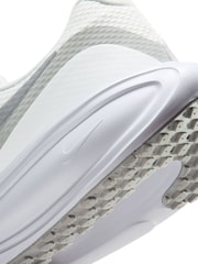 Nike White/Silver Revolution 8 Road Running Trainers - Image 7 of 8