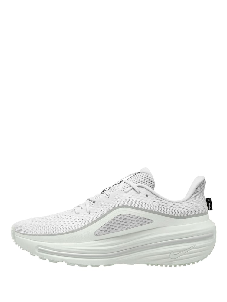 Nike White/Silver Winflo 12 Running Trainers - Image 2 of 4 Nike White/Silver Winflo 12 Running Trainers - Image 2 of 4