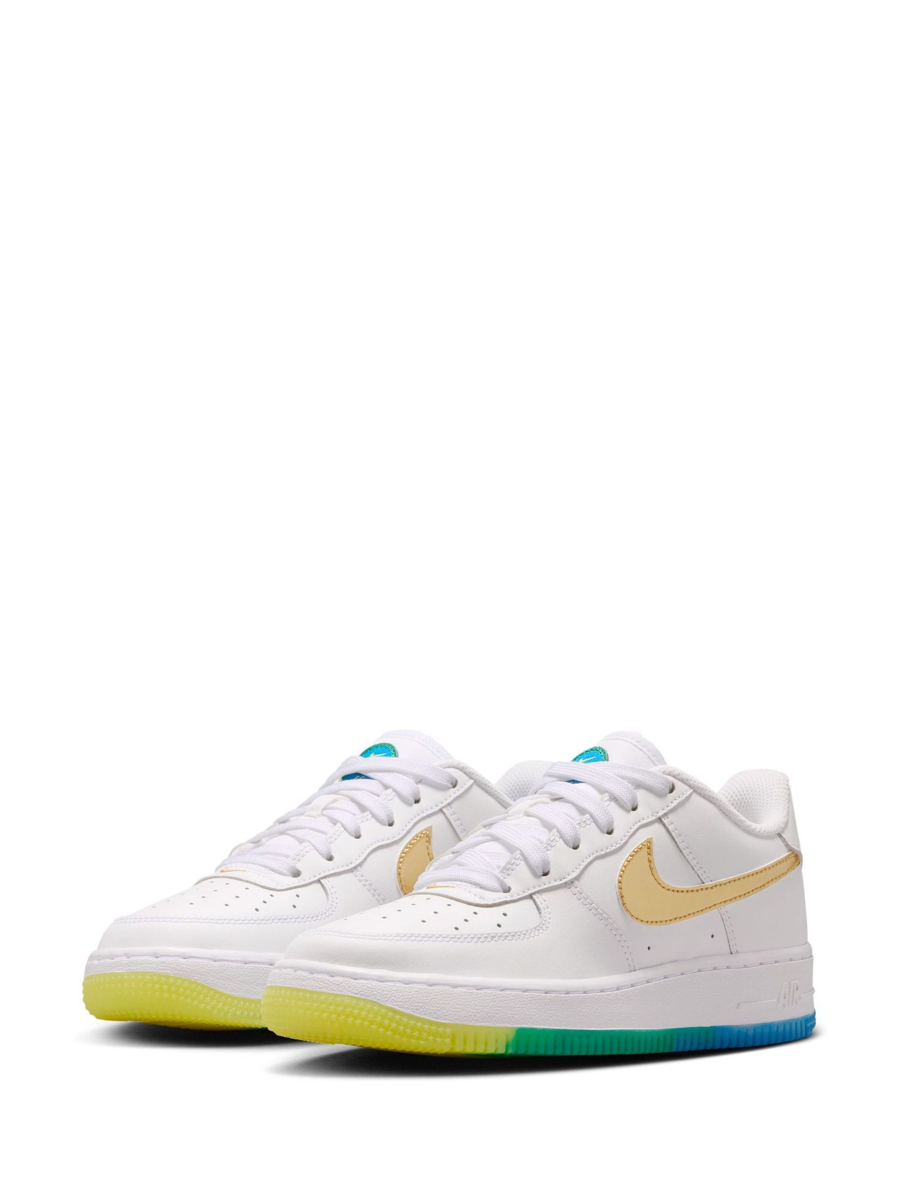 Next：日本 Nike Air Force 1 ローカットスニーカー from Next Japan