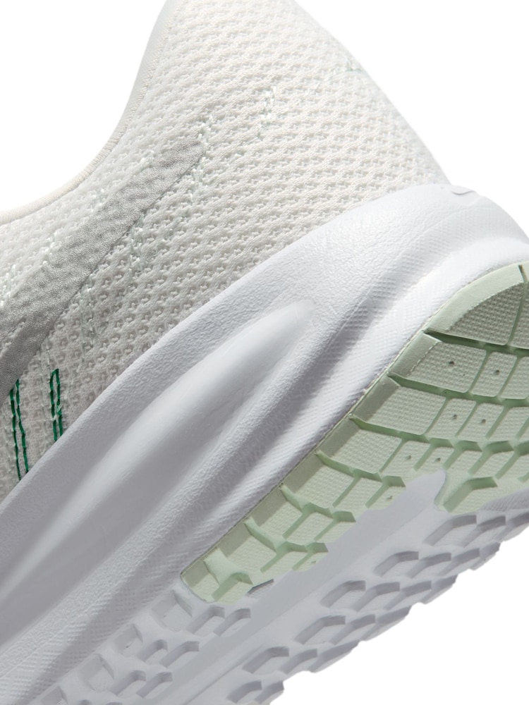 Белый металлик - Кроссовки Nike Run Defy Road - Изображение 9 9