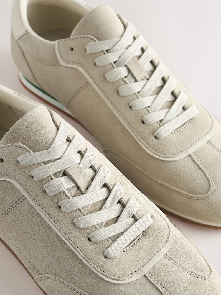 لون محايد - Suede Court Trainers - Image 5 of 5 لون محايد - Suede Court Trainers - Image 5 of 5