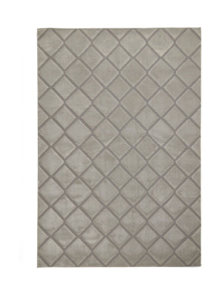 Catherine Lansfield Silver Cosy Diamond Washable Rug - Image 2 of 6 Catherine Lansfield Silver Cosy Diamond Washable Rug - Image 2 of 6