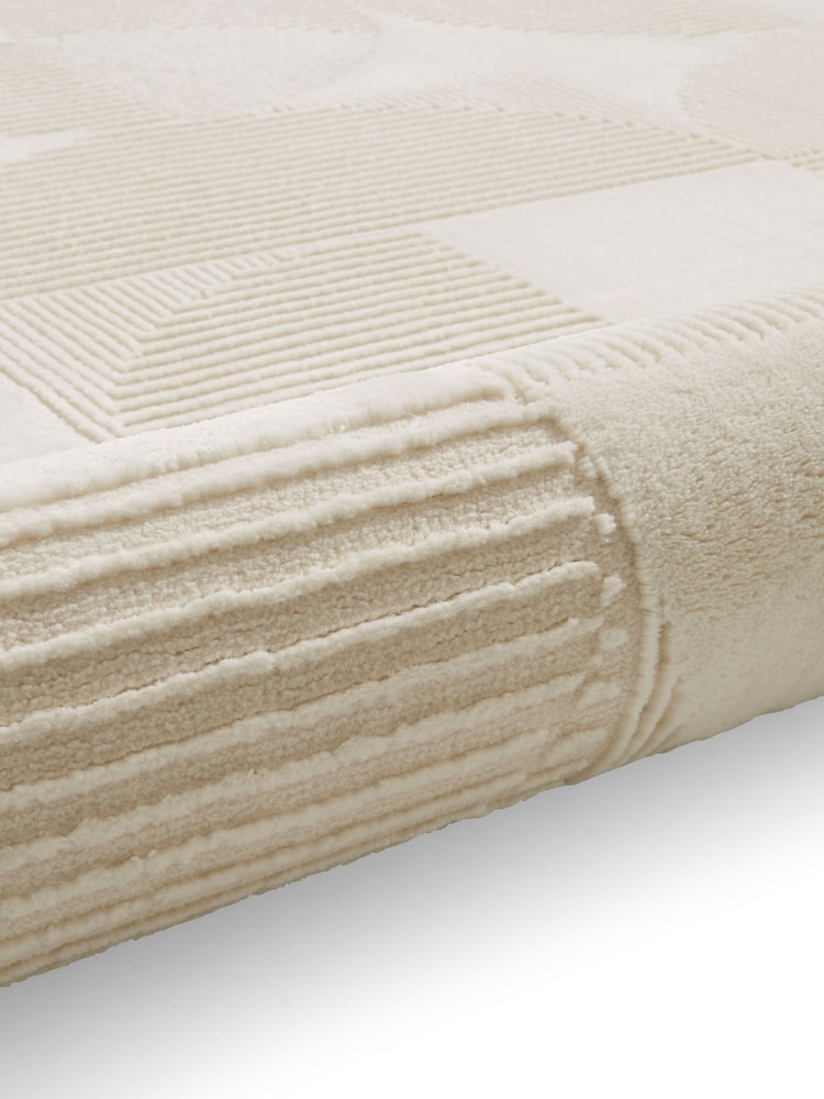 Catherine Lansfield Cream Retro Circles Washable Rug - Image 6 of 6 Catherine Lansfield Cream Retro Circles Washable Rug - Image 6 of 6