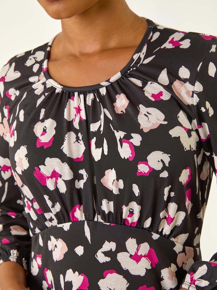 Roman Black Petite Floral Gathered Midi Dress - Image 5 of 5