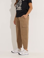 מכנסי דגמ"ח PixieGirl Petite בגזרת חבית - תמונה 2 מתוך 5