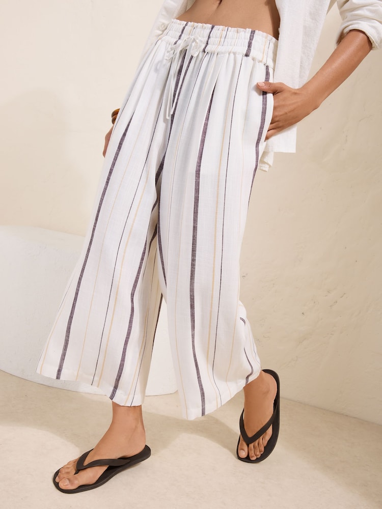 مقلم محايد - بنطلون كتان قصير من Friends Like These - صورة 2 من 6