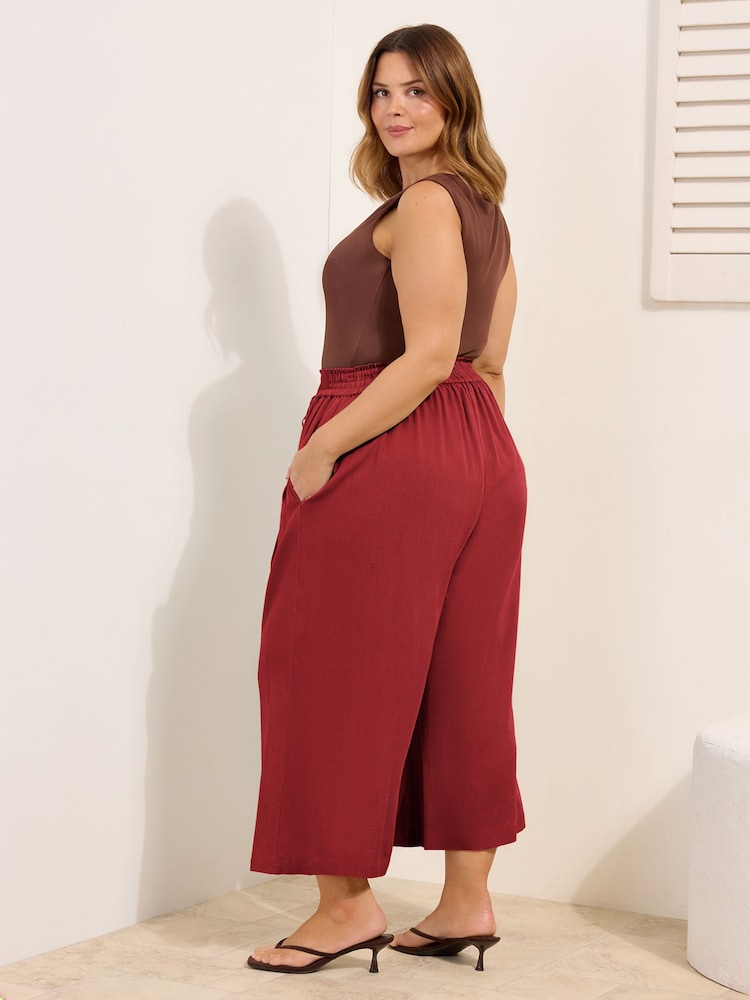 Friends Like These Red Curve Cropped Linen Trousers - Image 4 of 4
