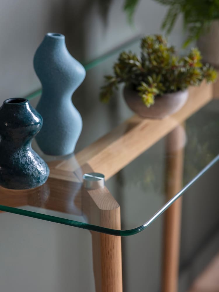 Gallery Home Light Wood Raven Oak Console Table - Image 2 of 6