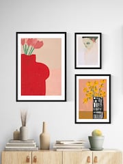 East End Prints Black Red Bust Vase Wall Art Print by Lucy Muss - Image 3 of 3