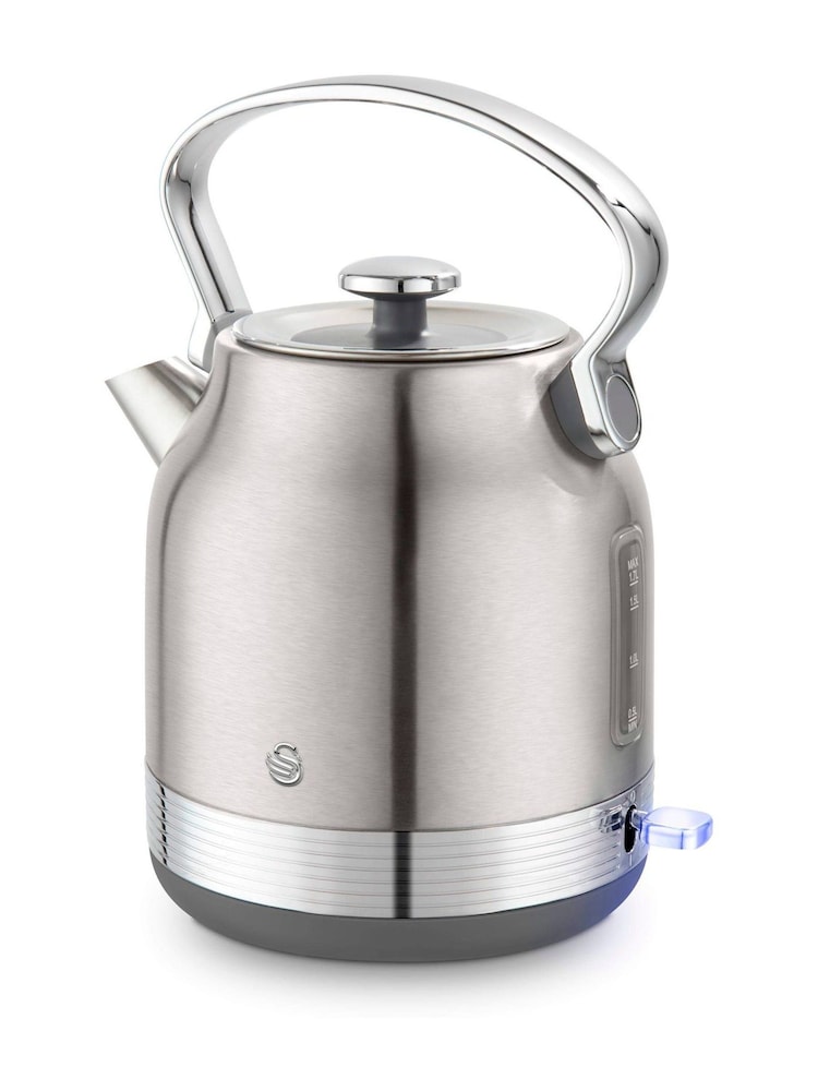 Swan Retro Traditional 1.7L Kettle - Image 1 of 8 Swan Retro Traditional 1.7L Kettle - Image 1 of 8