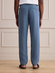 Azul claro - Ajuste cónico regular - Pantalones chinos plisados de lino Signature 100% - Imagen 5 de 11