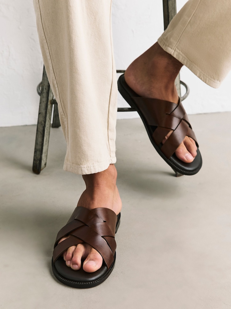 Hellbraun - Leather Weave Sandals - Bild 1 von 2 Hellbraun - Leather Weave Sandals - Bild 1 von 2