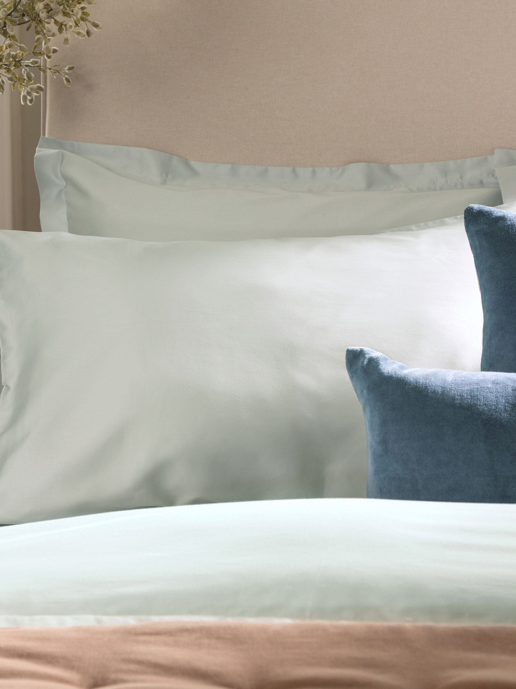 CHRISTY 400TC Luxury Cotton Sateen Plain Dye King Pillowcases Pair in Light Grey - Image 3