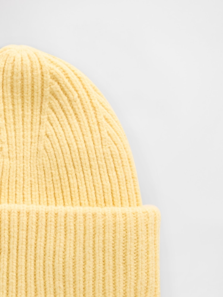 Gap Yellow CashSoft Beanie - Image 2 of 2 Gap Yellow CashSoft Beanie - Image 2 of 2
