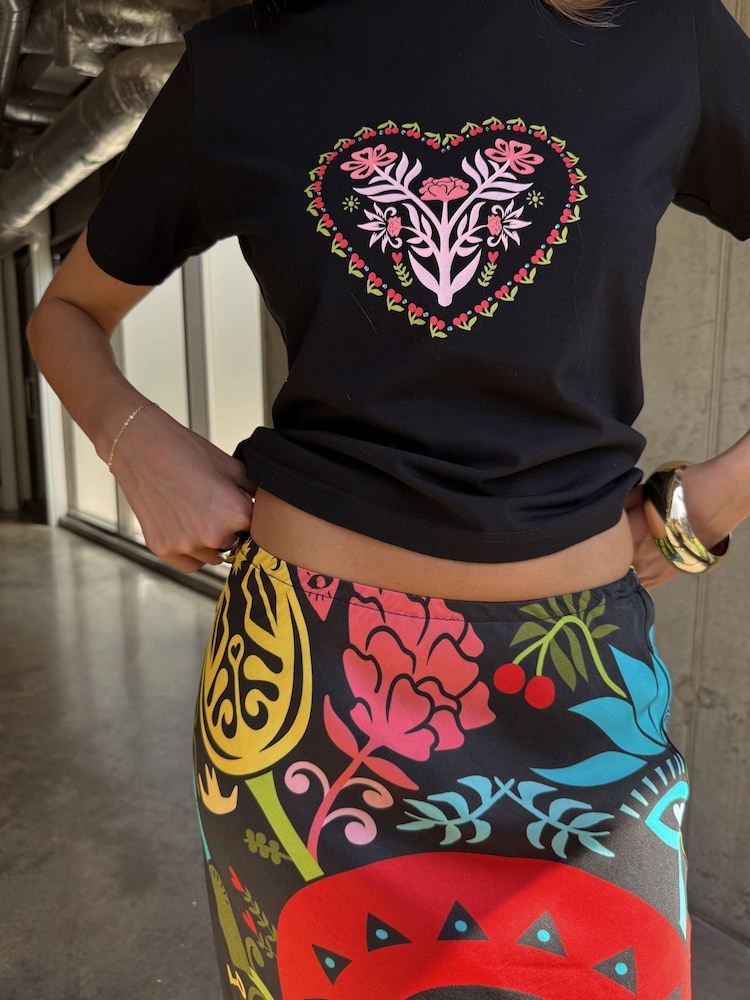 Never Fully Dressed Black Amara Baby T-Shirt - صورة 5 من 5 Never Fully Dressed Black Amara Baby T-Shirt - صورة 5 من 5