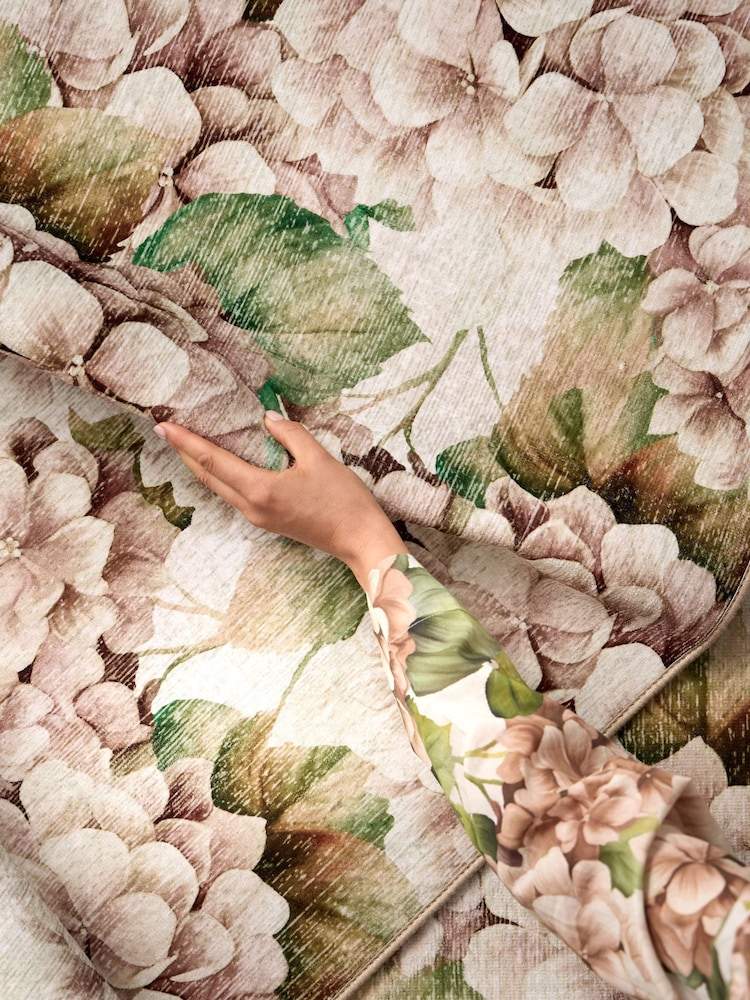 Hug Rug Blush Pink Wild Hydrangea Runner - Image 3 of 3