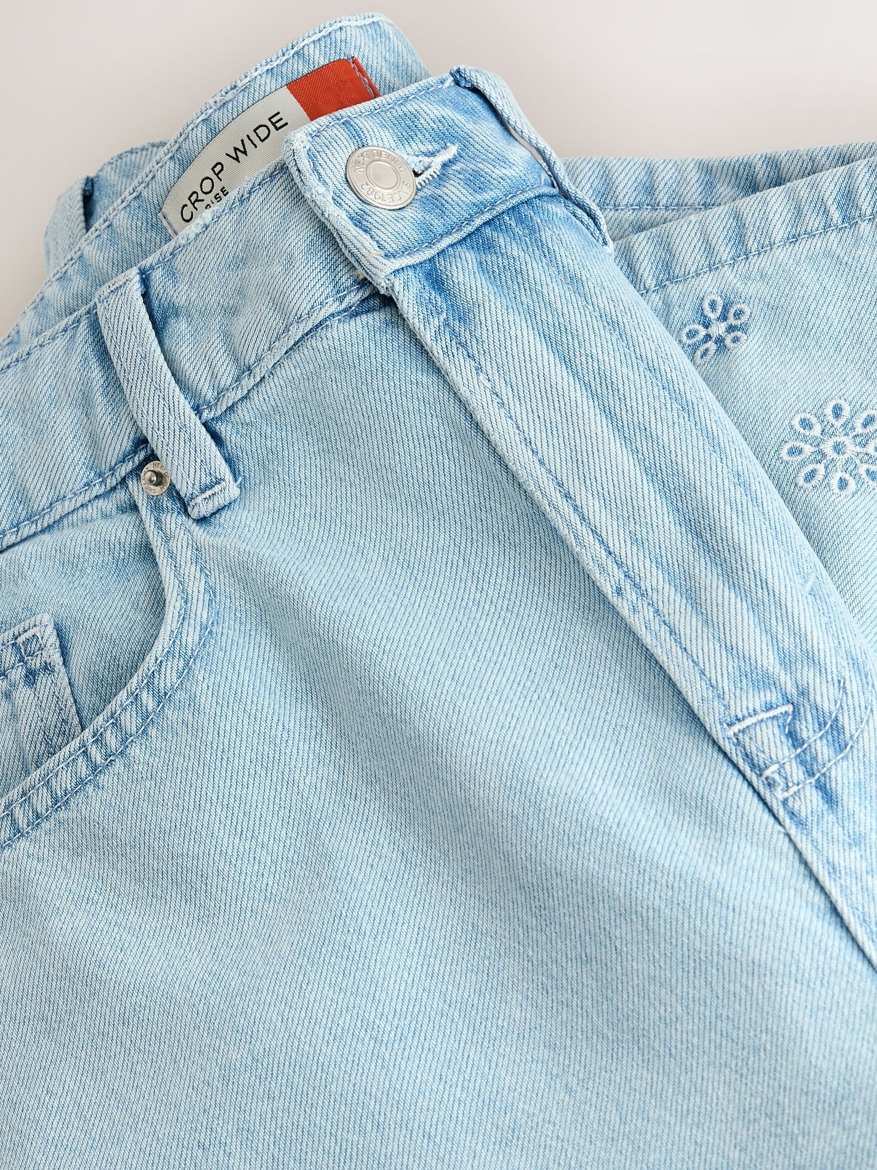 Comprar Azul Descolorido Bordado - Calça jeans cropped de perna