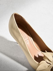 Butter Yellow N.Premium Corsage Court Heels - Image 10 of 11