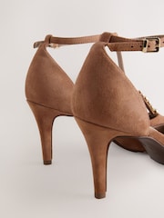 ট্যান ব্রাউন সোয়েড - Forever Comfort® Leather Two Part T Bar Embellished Heels - 10এর মধ্যে 9 ছবি