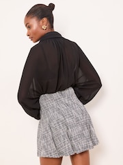 Lipsy Monochrome Boucle Pleated Mini Skirt - Image 4 of 4
