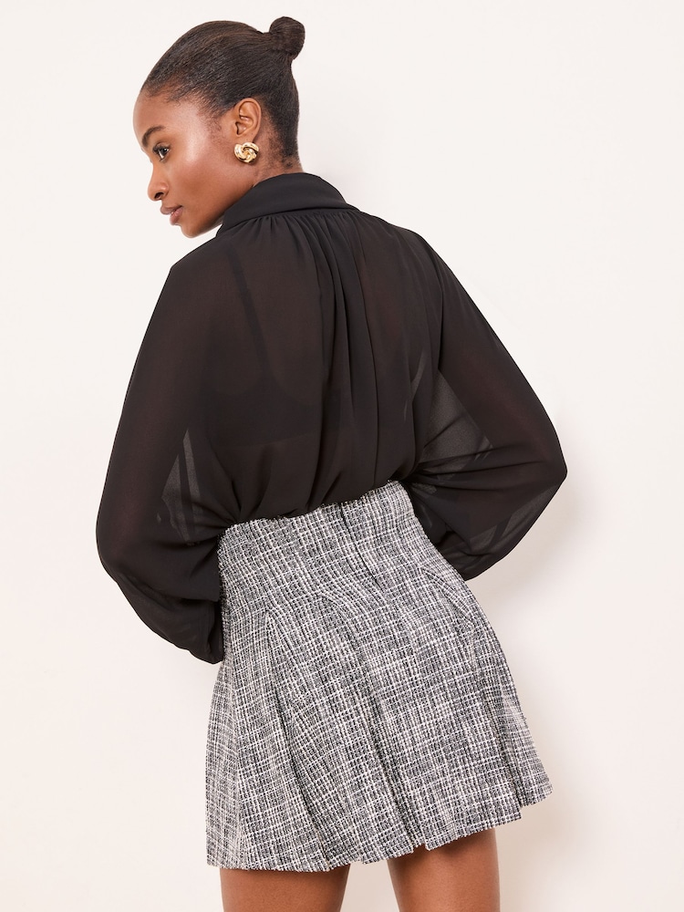 Lipsy Monochrome Boucle Pleated Mini Skirt - Image 4 of 4