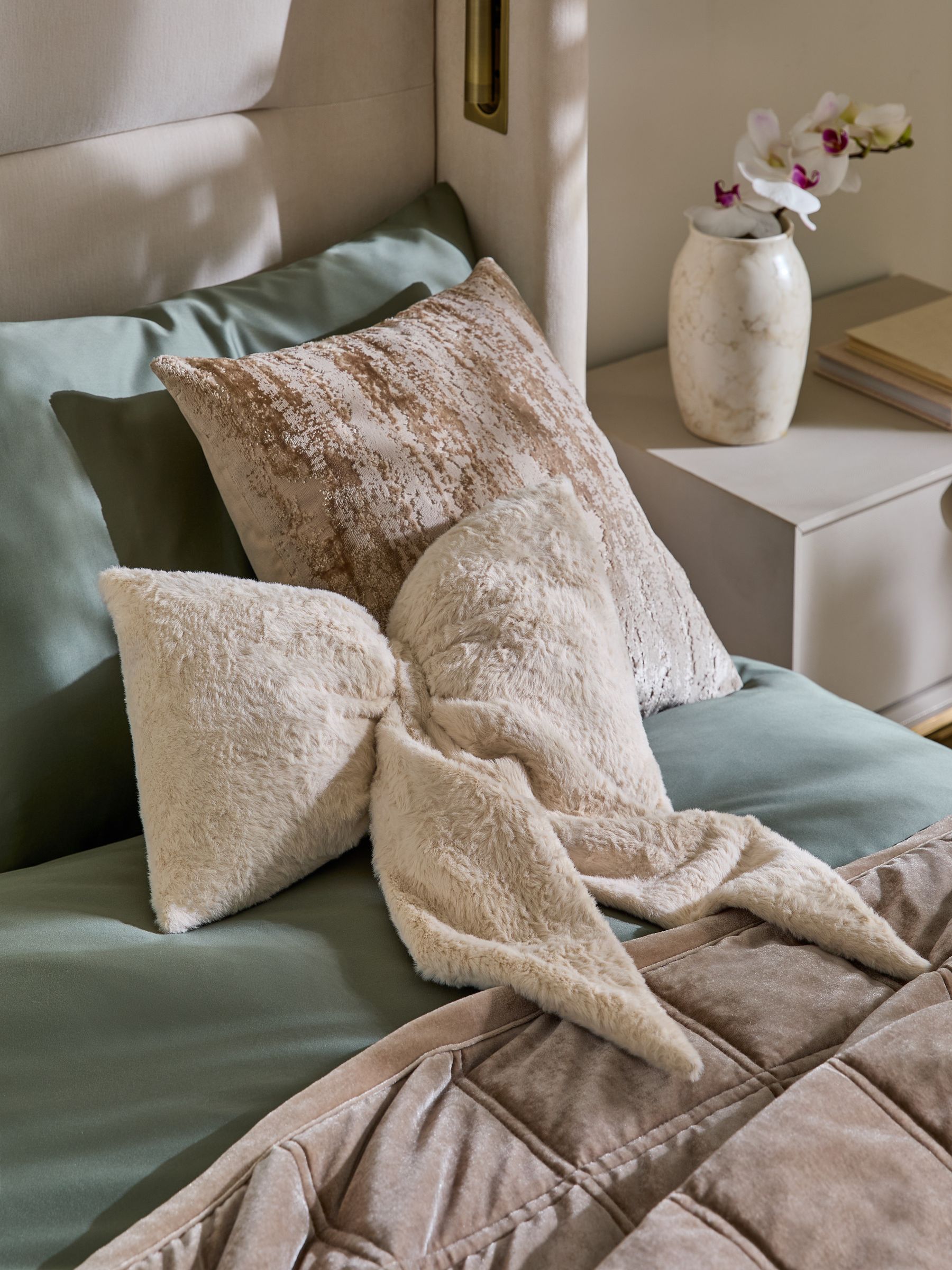 Natural 3D Faux Fur Bow Cushion