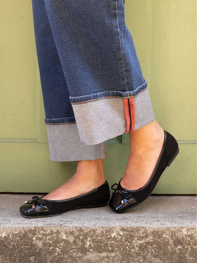 Novo Black Standard Fit CAPRICORN Soft Sqaure Toe Cap Bow Ballerinas - Image 1 of 1