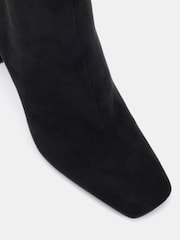 Preto - Novo Kira Slim High Block Heel Square Toe Ankle Boots - Imagem 6 de 6