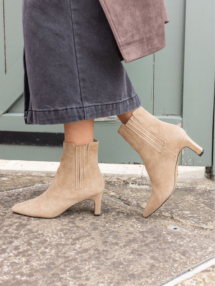 Novo Natural Standard Fit Kara Low Slim Block Heel Sqaure Point Chelsea Ankle Boots - Image 1 of 6 Novo Natural Standard Fit Kara Low Slim Block Heel Sqaure Point Chelsea Ankle Boots - Image 1 of 6