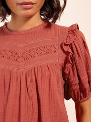 Roșu ruginiu - Friends Like These Short Sleeve Textured Top With Crochet Detail Blouses - Imaginea 2 din 4