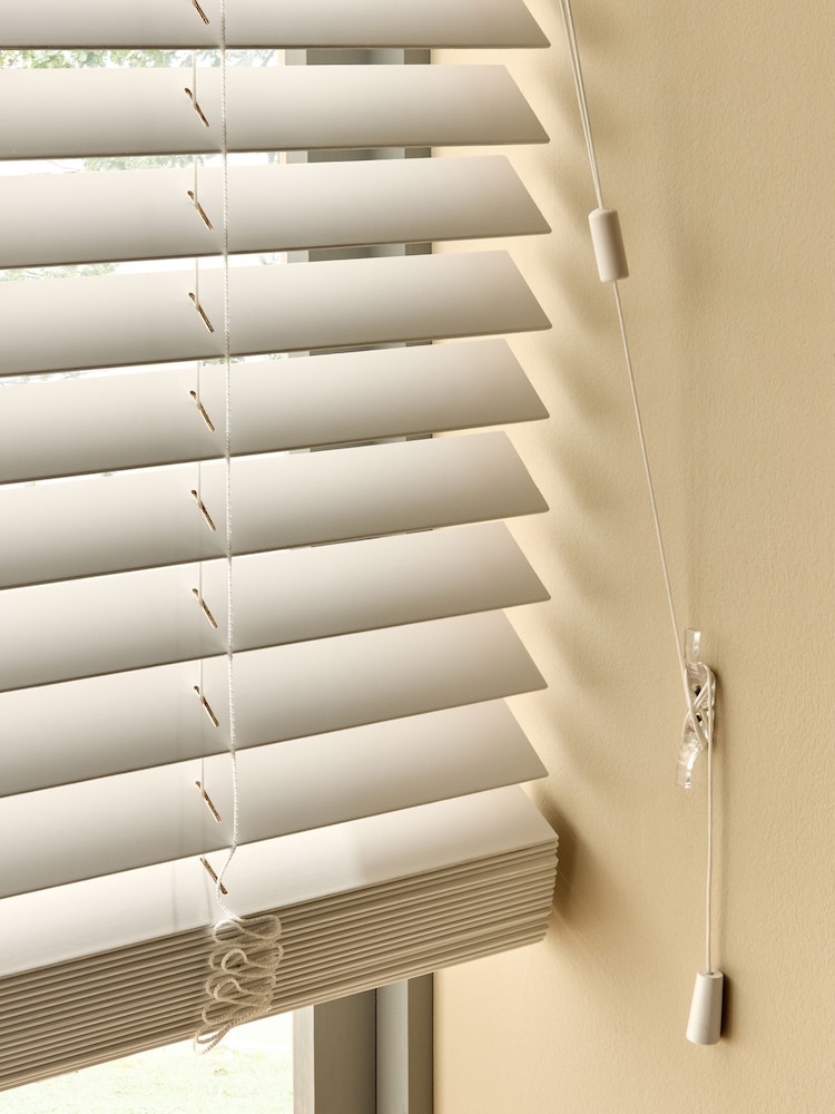 White Glacier Made To Measure 50mm Starwood Venetian Blinds - Image 5 of 5 White Glacier Made To Measure 50mm Starwood Venetian Blinds - Image 5 of 5