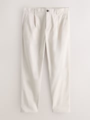 بيج فاتح - reguläre Passform mit schmal zulaufendem Bein - بنطلون تشينو قابل للتمدد غني بالقطن - صورة 7 من 10