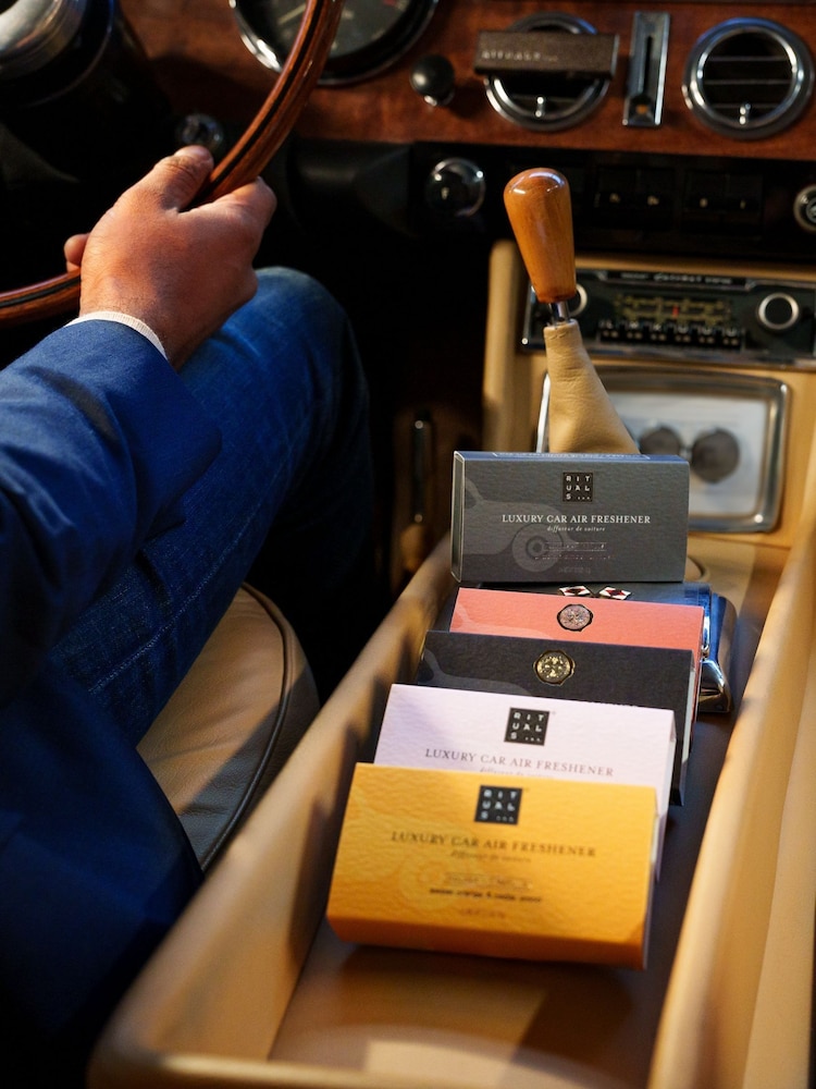 Rituals Cashmere Rose Car Air Freshener 2 x 3g - Image 5 of 5 Rituals Cashmere Rose Car Air Freshener 2 x 3g - Image 5 of 5